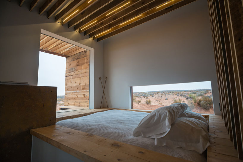 red-sands-cabins-design-build-bluff-mexican-water-chapter-designboom-03