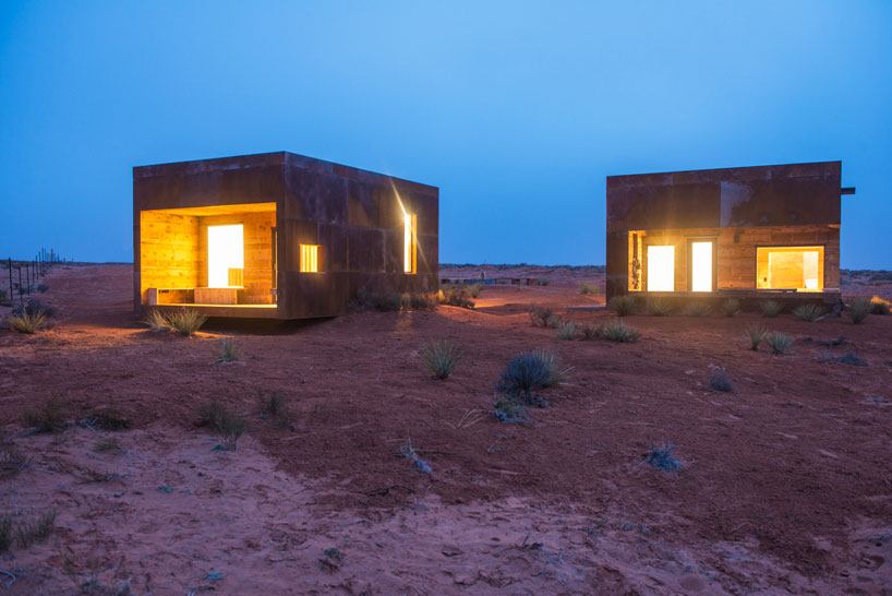 red-sands-cabins-design-build-bluff-mexican-water-chapter-designboom-03