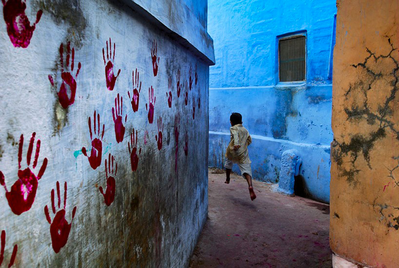 5 questions for photographer Steve McCurry – MuseumWeek Magazine