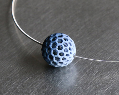 elleke van gorsel crafts 3D printed delft blue jewelry collection