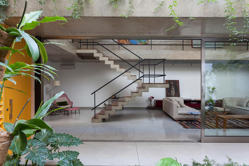 CR2 arquitetura casa jardins house interiors sao paulo brazil designboom