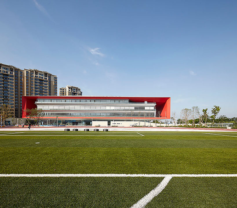 HDD_FUN-binhai-xiaowai-high-school-china-designboom-02
