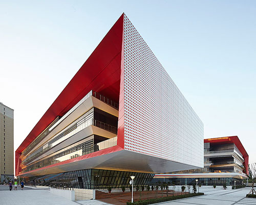 HHD_FUN develops vast sustainable high school in tianjin china