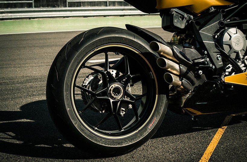 MV-agusta-f3-800-show-bike-designboom-05