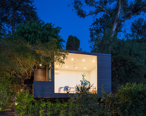 aaron neubert architects places black box writer's studio atop LA hilltop