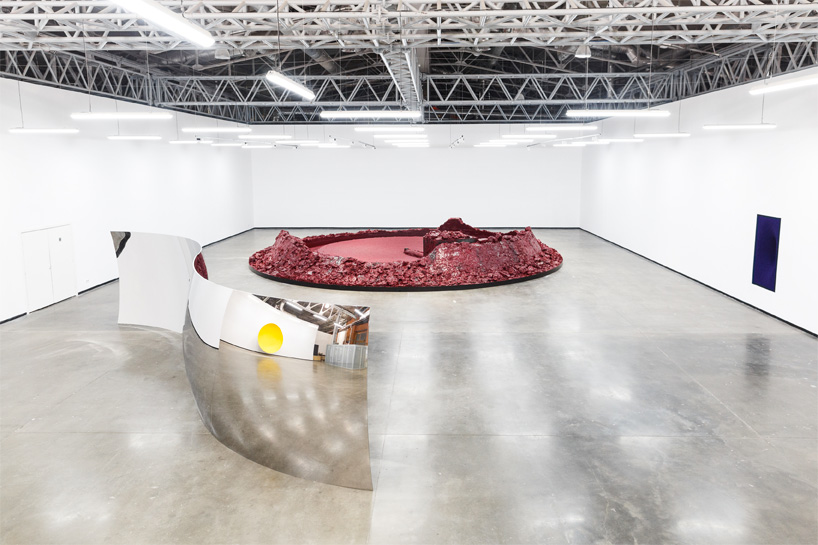 anish kapoor exhibits wax works, voids and mirrors for first solo show in russia