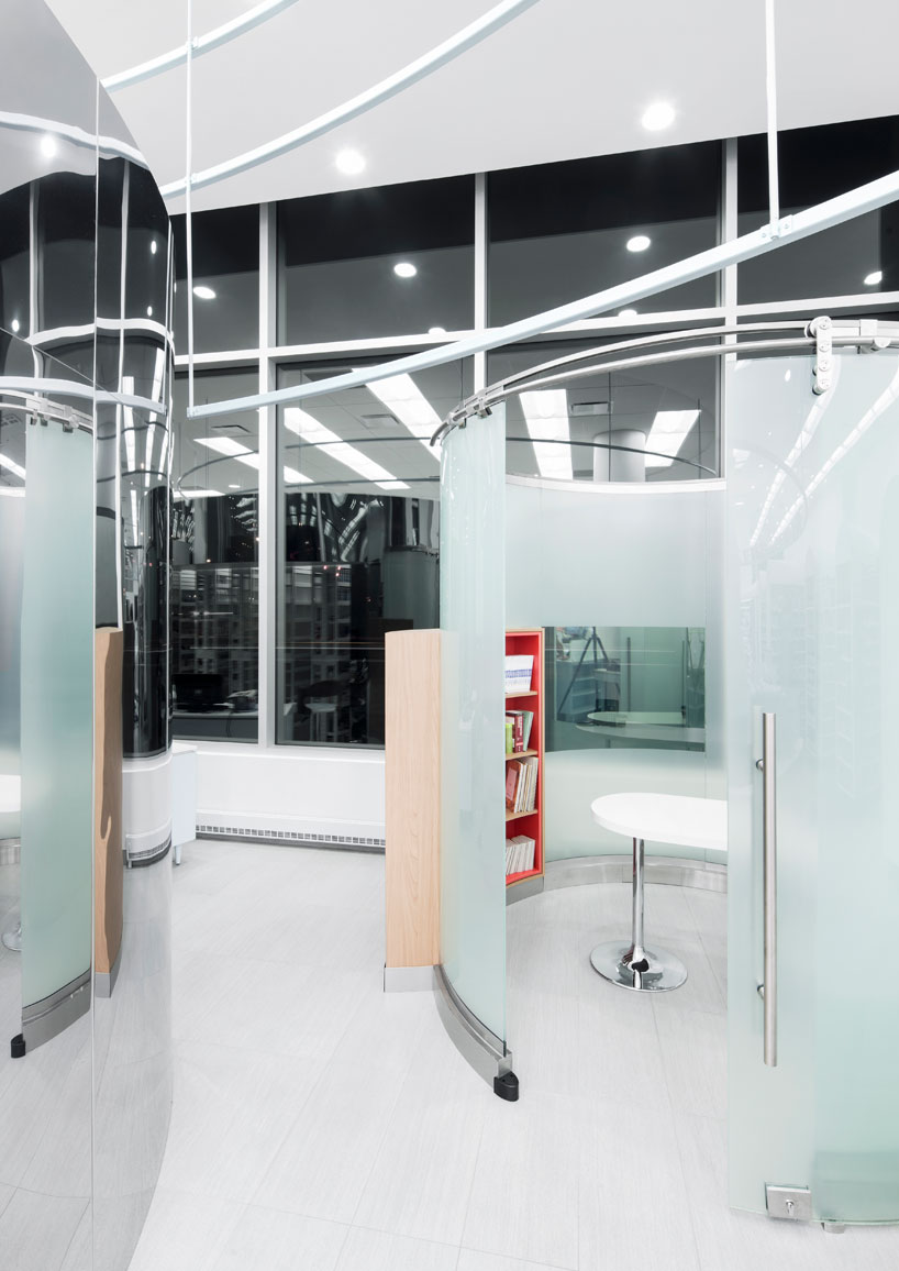 jean-lessard-architects-uniprix-pharmacy-montreal-designboom-02