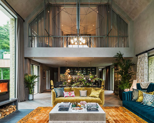 model kate moss applies 'retro glamour' to english countryside retreat