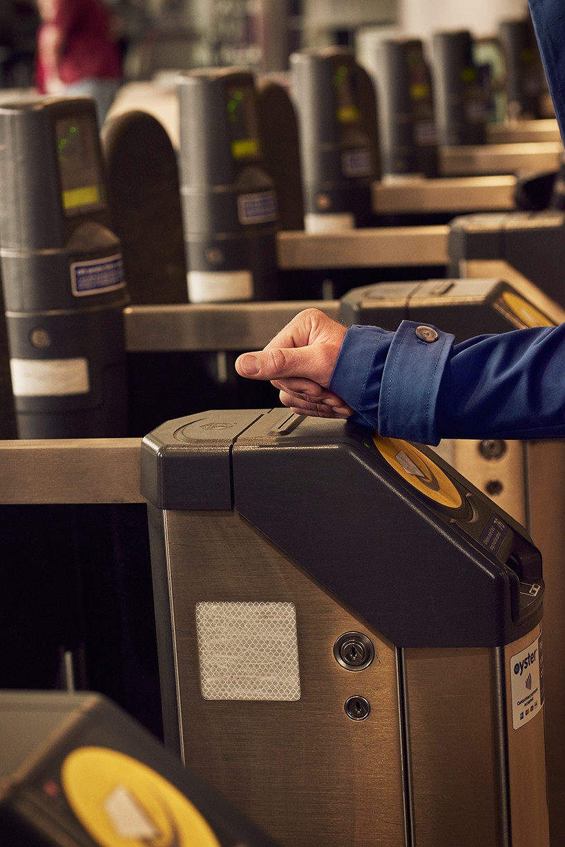 lyle-and-scott-contactless-payment-jacket-designboom-04