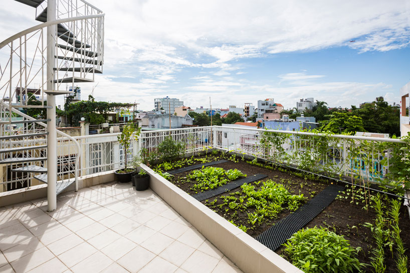 mel-schenck-breeze-house-ho-chi-minh-city-vietnam-designboom-02