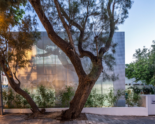 paritzki liani architects pays an homage to marc chagall with tel aviv school