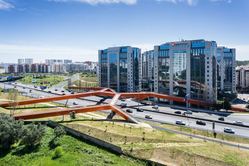 pedestrian-and-cycling-bridge-maximina-almeida-+-telmo-cruz-lisbon-designboom-02