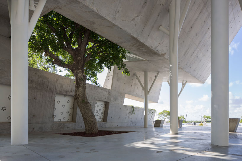 ron-shenkin-studio-open-sided-shelter-pardesia-isreal-designboom-02