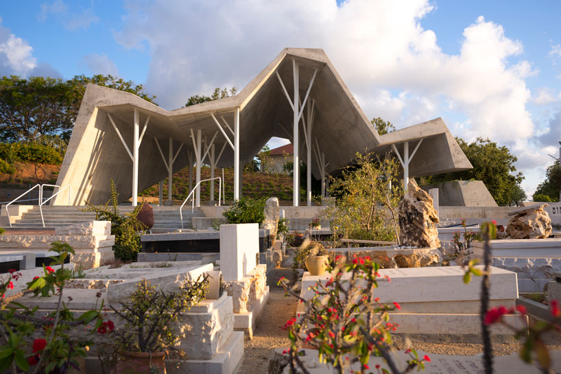 ron-shenkin-studio-open-sided-shelter-pardesia-isreal-designboom-02