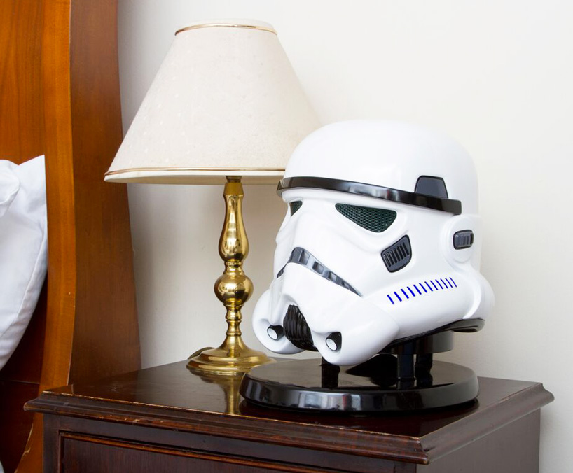 star-wars-audio-system-gold-plated-C3PO-stormtrooper-heads-designboom-08