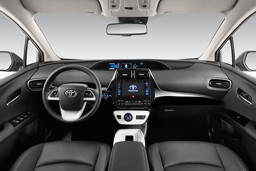 toyota-prius-hybrid-designboom-07