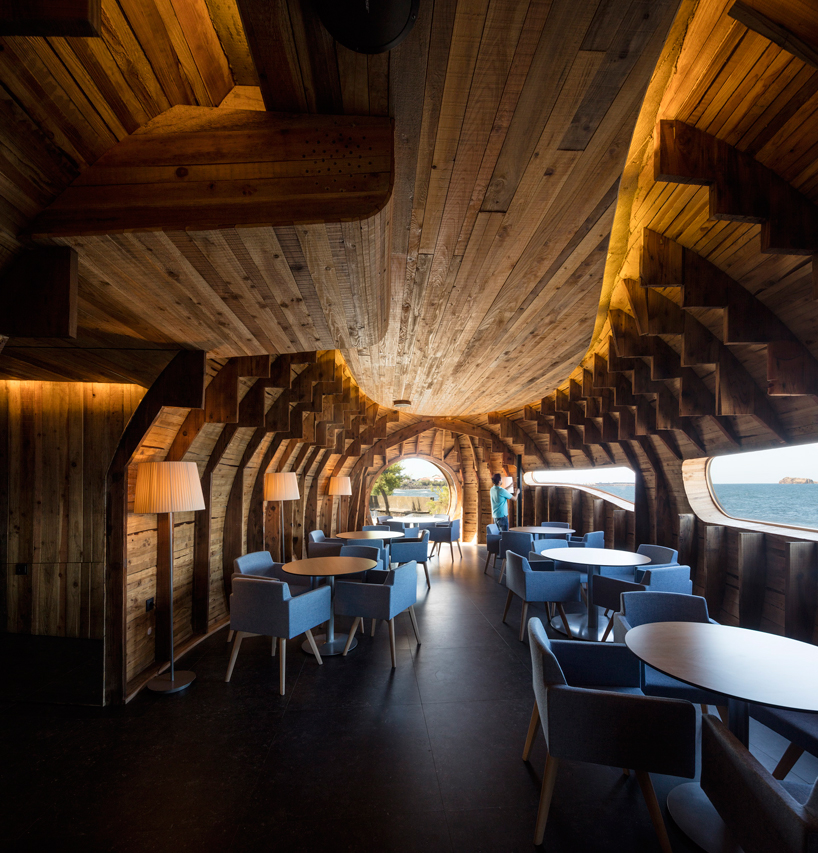 FCC-arquitectura-and-paulo-lobo-cellabar-portugal-designboom-02