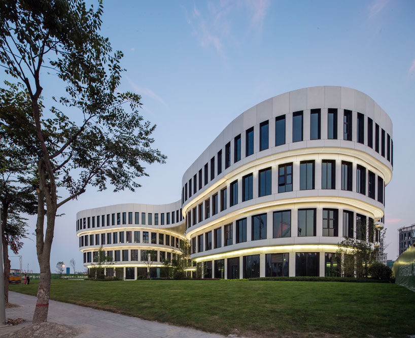 MVRDV-hongqiao-flower-building-shanghai-designboom-02