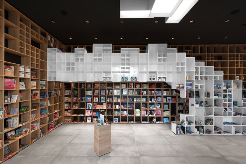 Sono Architects Envelops Slovenian Bookstore With