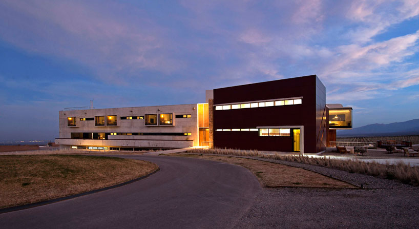 alberto tonconogy hotel casa de uco mendoza argentina designboom