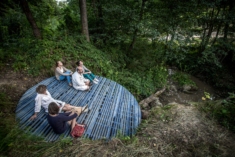 studio nomad and batlab architects' blue meditation point in romania