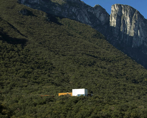 bgp arquitectura nestles casa MTY into mexican mountainside