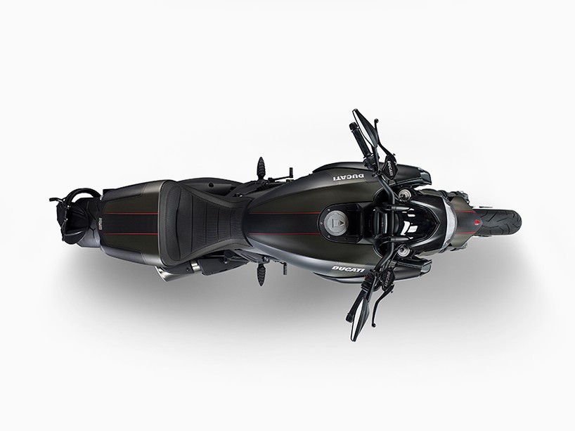 ducati-diavel-carbon-motorcycle-designboom-05