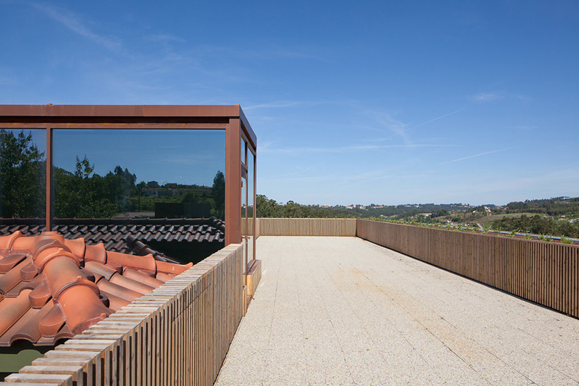 fcc arquitectura paulo lobo monverde wine experience hotel portugal designboom