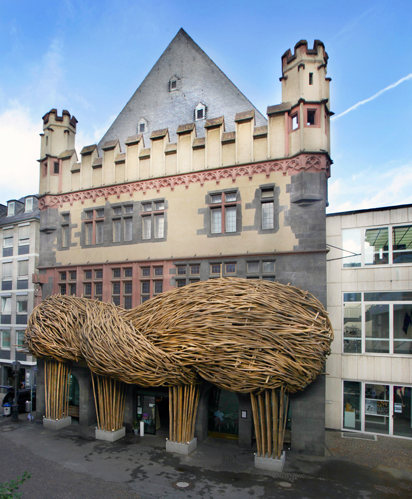 joko avianto wraps bamboo weaving across frankfurter kunstverein façade