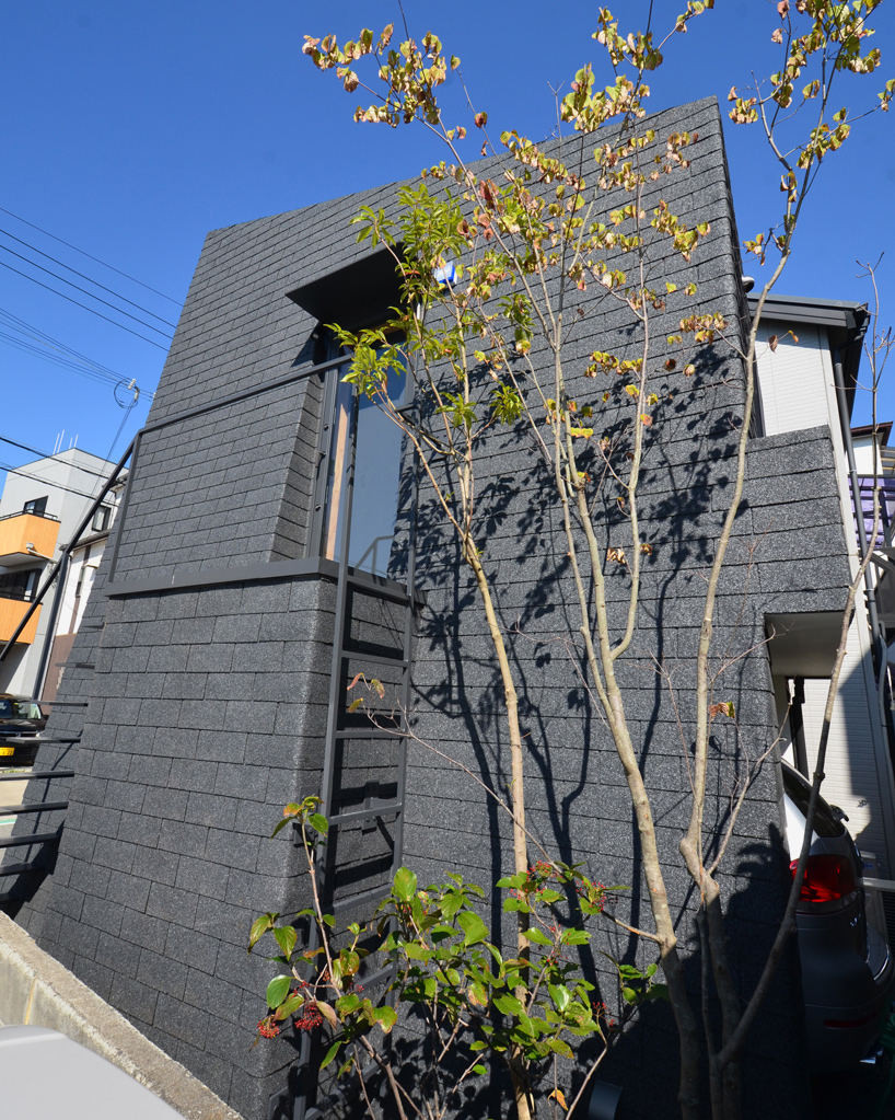 hiroki + tomoko sekiguchi architects mountain house hyogo japan designboom