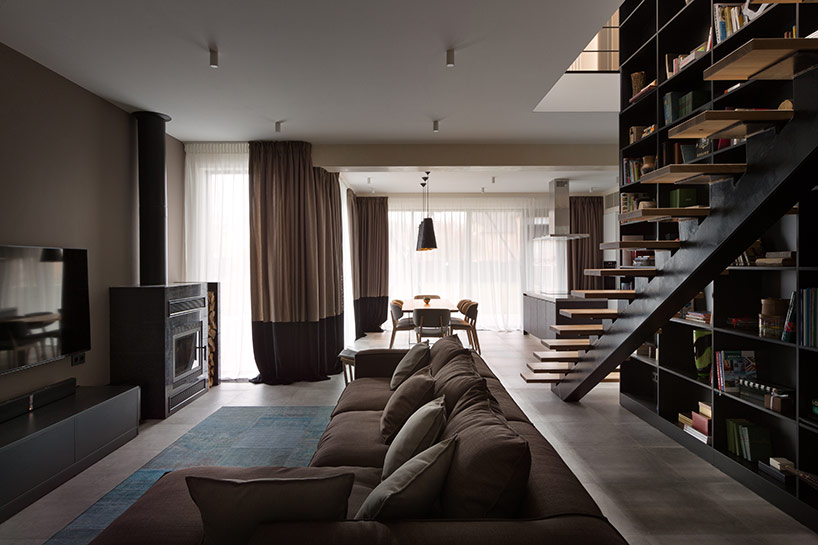 MAKHNO studio integrates texture and light in buddy's house