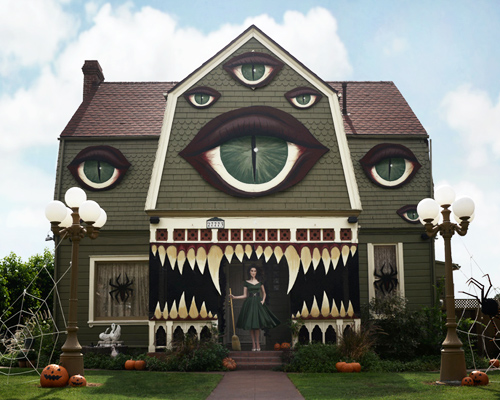 artist transforms her parents' home into a haunted monster house for halloween