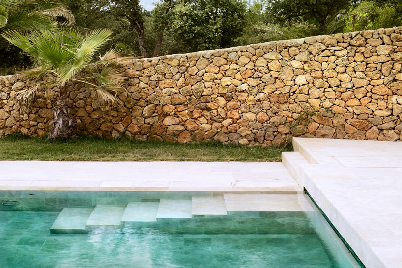 roz-barr-architects-pool-house-sierra-nevada-designboom-02