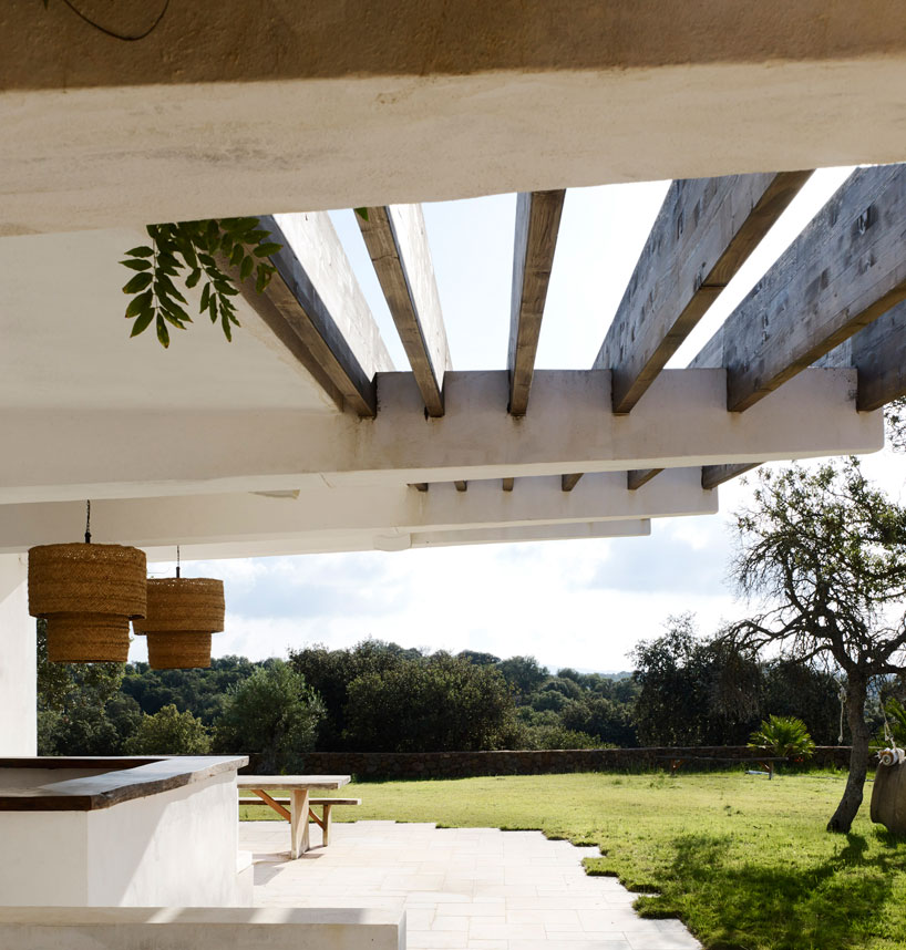 roz-barr-architects-pool-house-sierra-nevada-designboom-02