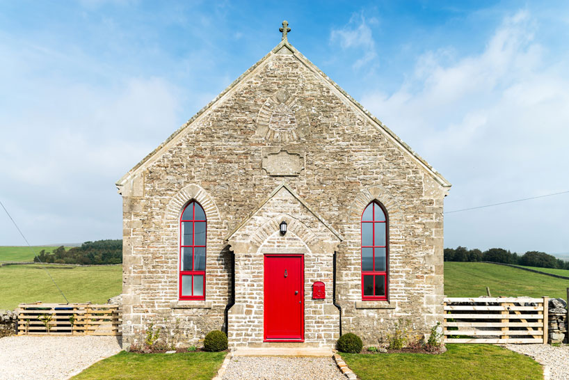 the-chapel-on-the-hill--a-boutique-chapel-conversion-evolution-design-designboom-02