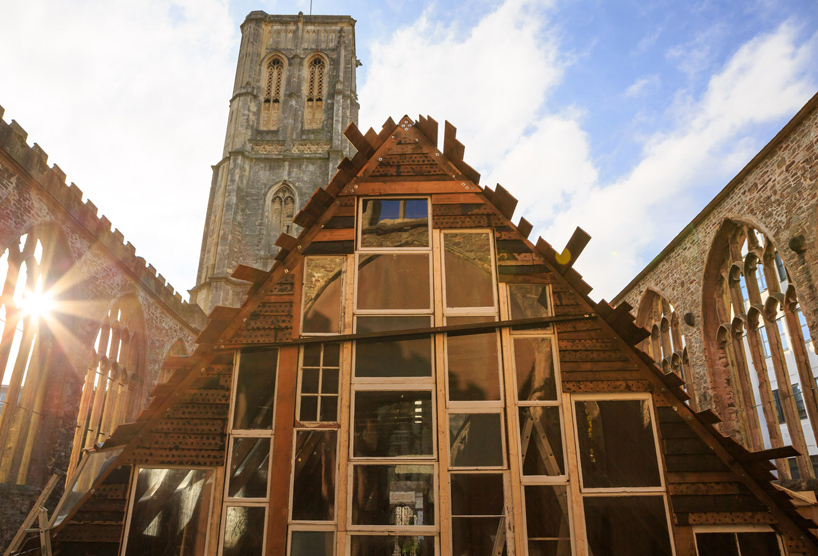 theaster-gates-sanctum-temple-church-bristol-designboom-01