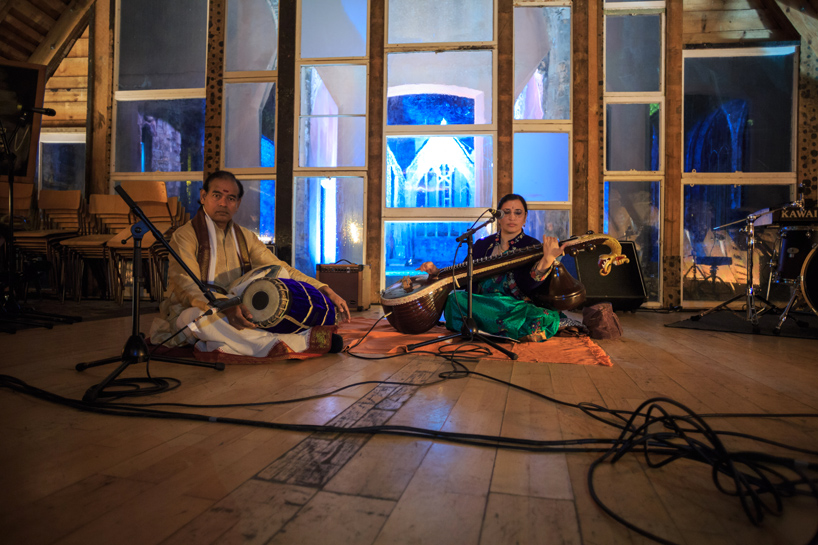 theaster-gates-sanctum-temple-church-bristol-designboom-06