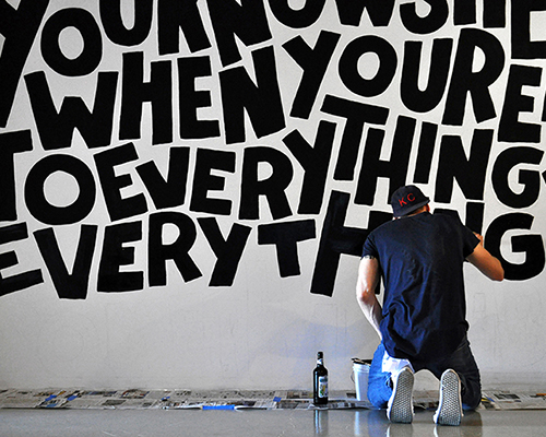 timothy goodman designs text-based mural for curatorLA in beverly hills