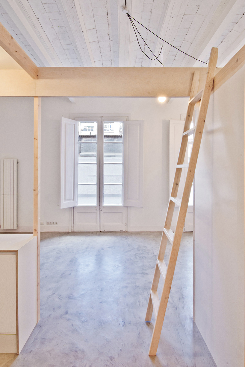 2-dwellings-at-tamarit-st-carles-enrich-barcelona-designboom-02