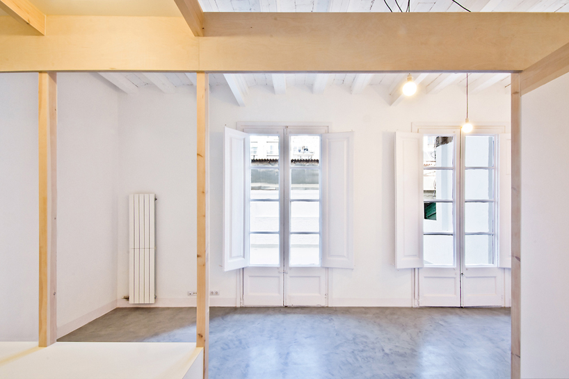 2-dwellings-at-tamarit-st-carles-enrich-barcelona-designboom-02