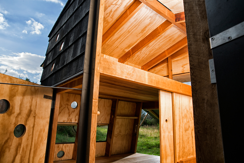 LUMO-architects-shelters-by-the-sea-denmark-designboom-02