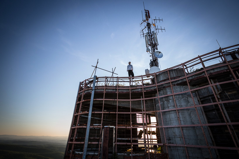 andy-day-former-architecture-parkour-world-war-II-monuments-designboom-02