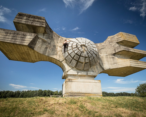 andy day documents parkour practice on architectural war monuments