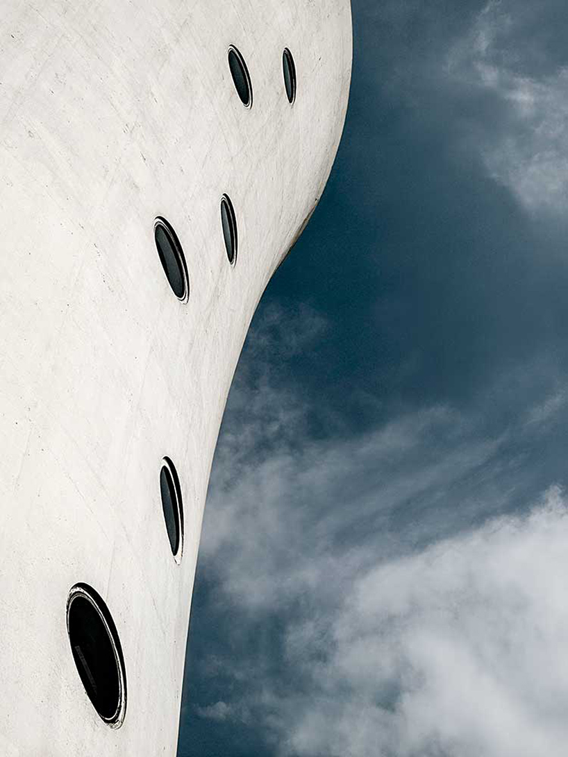 art-of-the-airport-tower-smithsonian-carolyn-russo-designboom-05