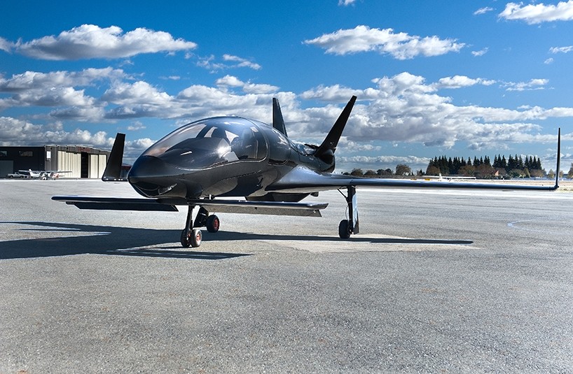 cobalt-valkyrie-private-aircraft-designboom-04