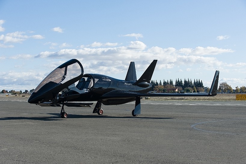 cobalt-valkyrie-private-aircraft-designboom-06