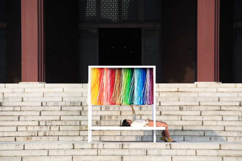 emmanuella-moureaux-100-colors-no-9-3.3m-installation-tokyo-designboom-02