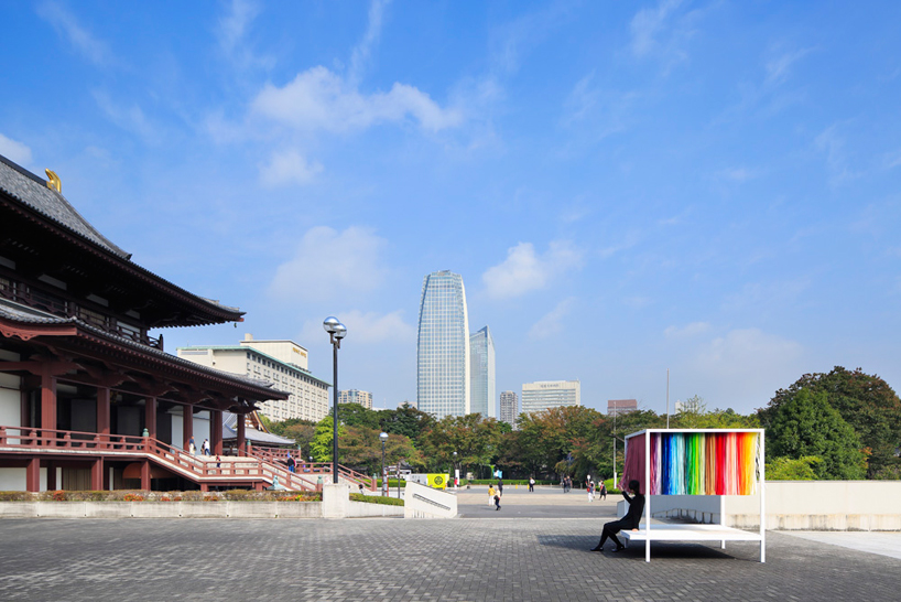emmanuella-moureaux-100-colors-no-9-3.3m-installation-tokyo-designboom-02