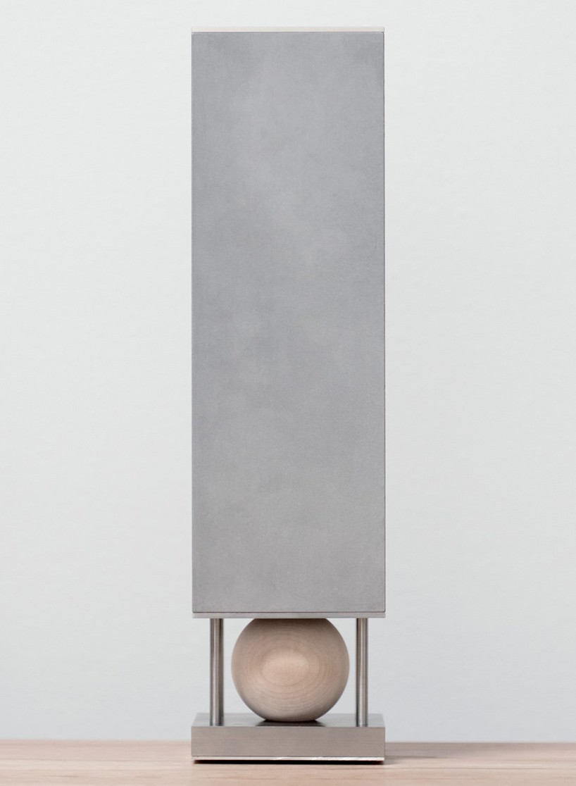 joey-roth-steel-speaker-designboom-03