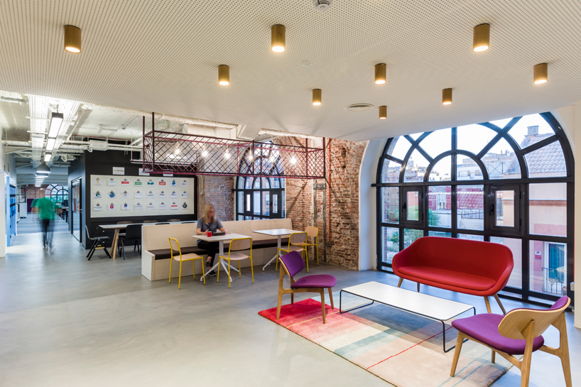 jump-studios-google-campus-madrid-spain-designboom-02